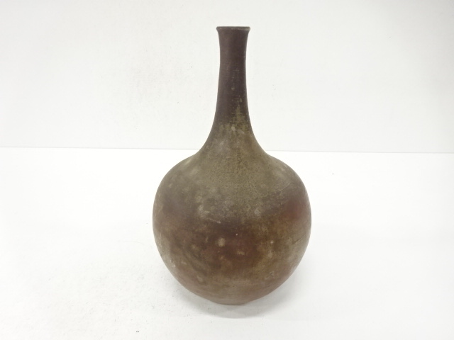 JAPANESE POTTERY / BIZEN WARE HANAIRE FLOWER VASE / ARTISAN WORK